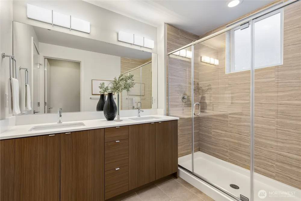 4272 SW Bradford Street Seattle, WA 98116
