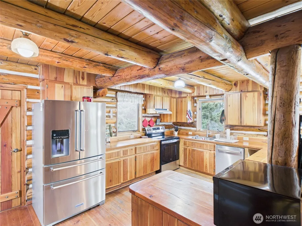 98 Tall Timber Lane Republic, WA 99166
