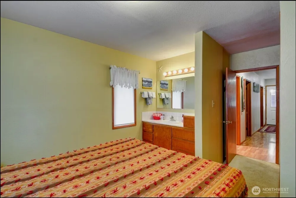 54 Pacific Lane Pacific Beach, WA 98571