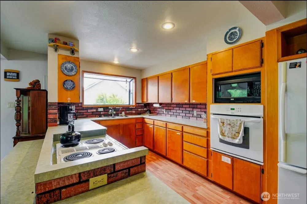 54 Pacific Lane Pacific Beach, WA 98571
