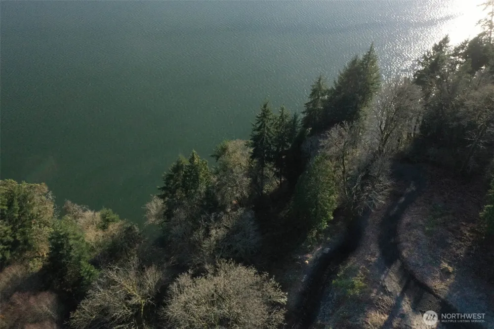 22 Edge Water Drive Cathlamet, WA 98612