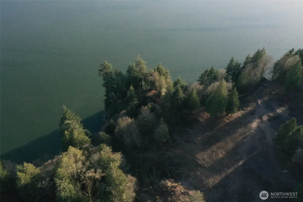 22 Edge Water Drive Cathlamet, WA 98612