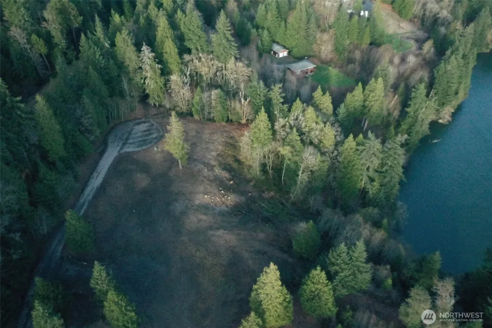 22 Edge Water Drive Cathlamet, WA 98612