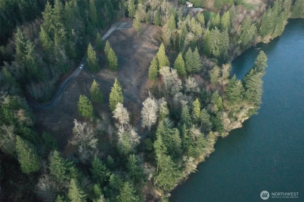22 Edge Water Drive Cathlamet, WA 98612