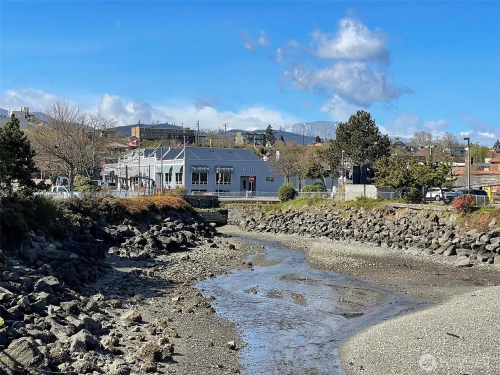 222 Lincoln Street #207 Port Angeles, WA 98362