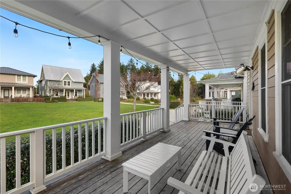100 Horseshoe Lane Pacific Beach, WA 98571