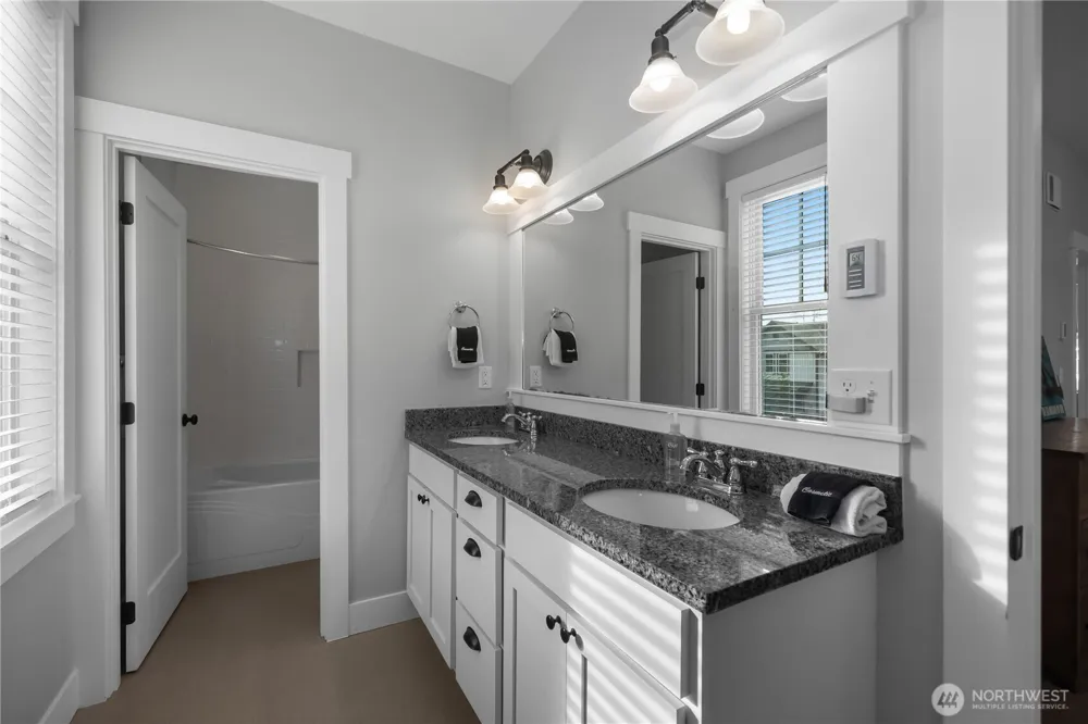 100 Horseshoe Lane Pacific Beach, WA 98571