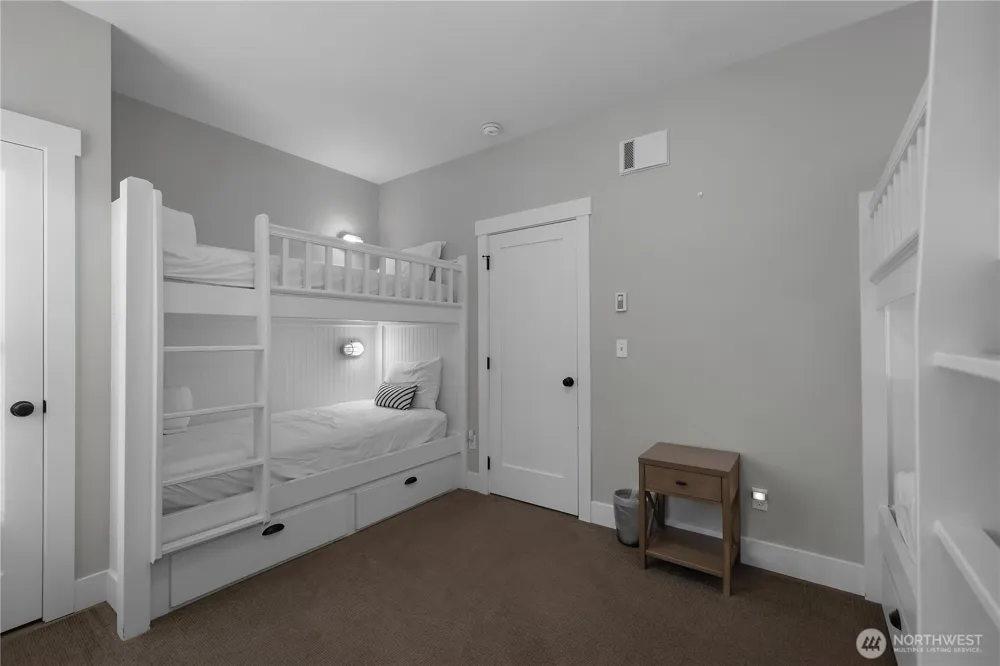 100 Horseshoe Lane Pacific Beach, WA 98571