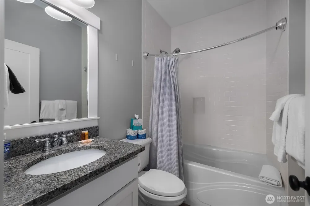 100 Horseshoe Lane Pacific Beach, WA 98571