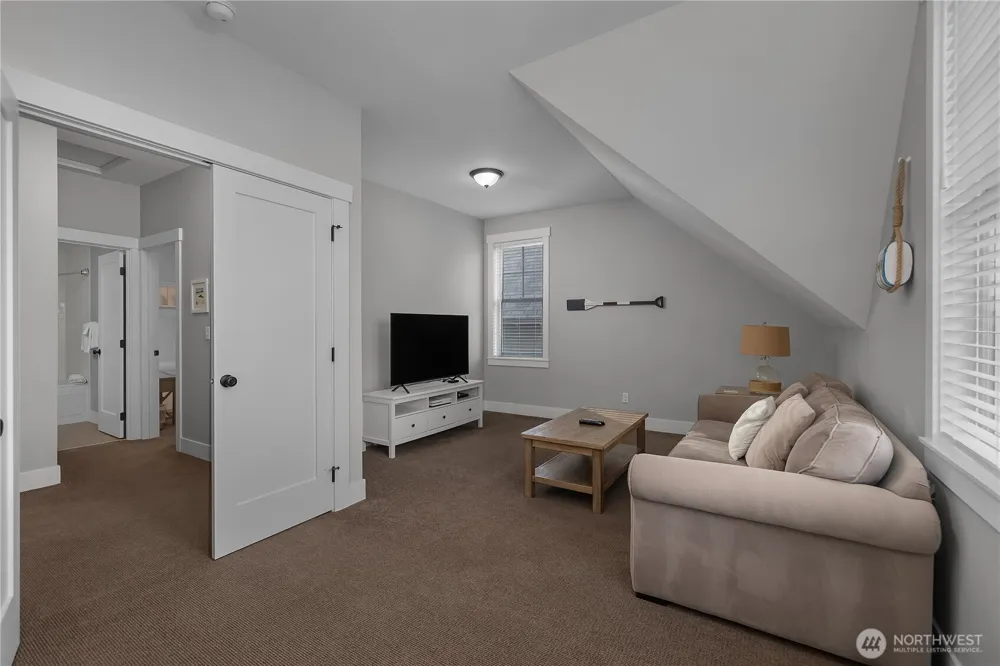 100 Horseshoe Lane Pacific Beach, WA 98571