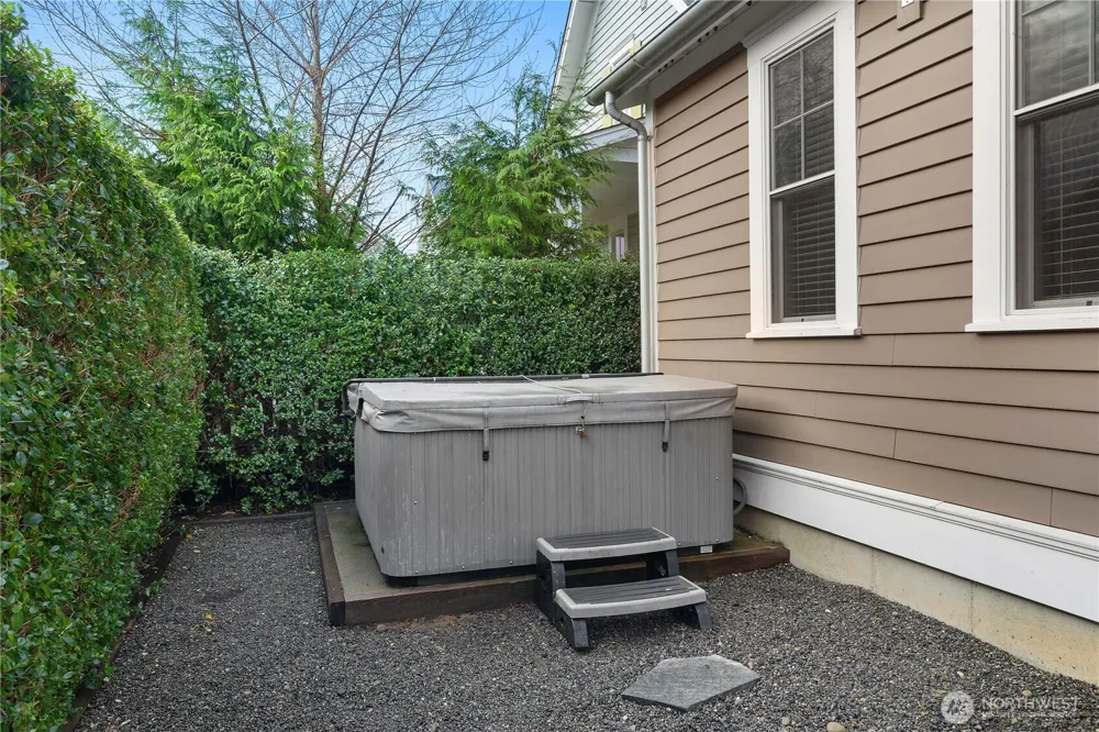 100 Horseshoe Lane Pacific Beach, WA 98571