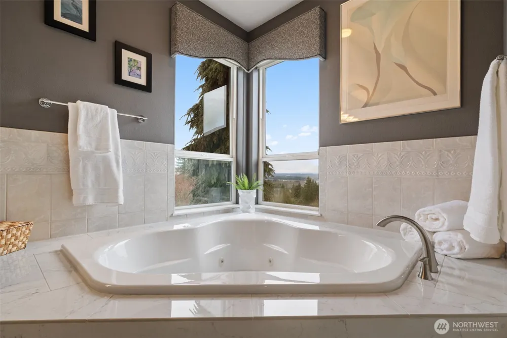 2305 NW Douglas Street Camas, WA 98607