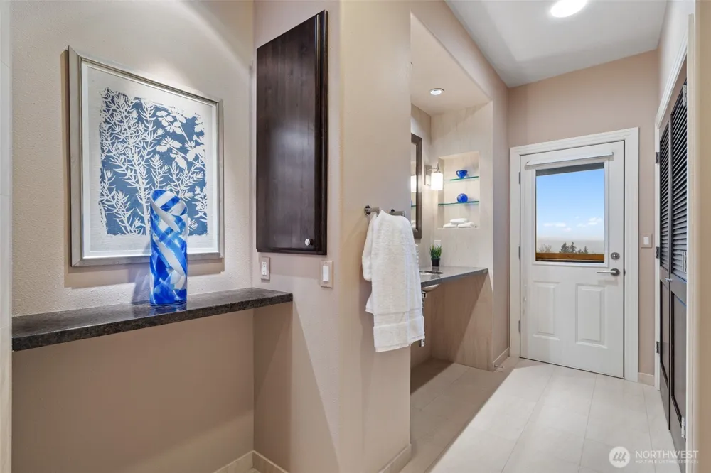 2305 NW Douglas Street Camas, WA 98607