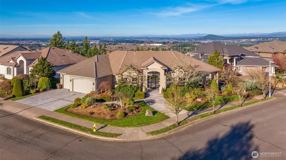 2305 NW Douglas Street Camas, WA 98607