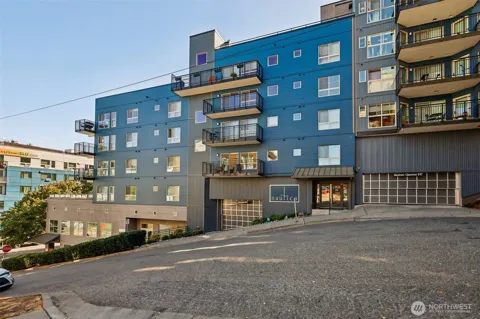 1425 Dexter Avenue #611