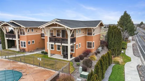 4395 Westshore Drive #102