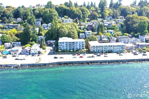 2200 Alki Avenue SW #103