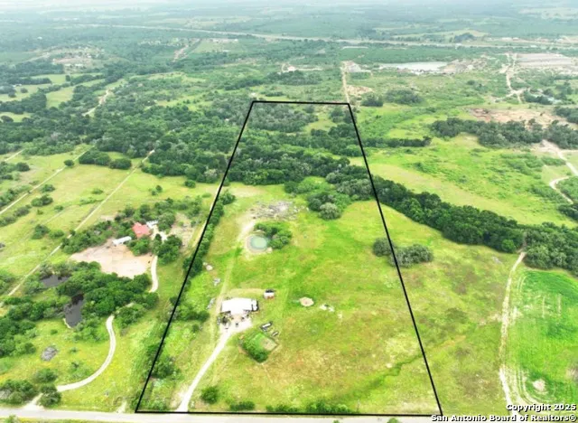 3575 baker Kingsbury, TX 78638