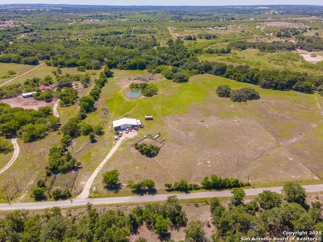 3575 baker Kingsbury, TX 78638