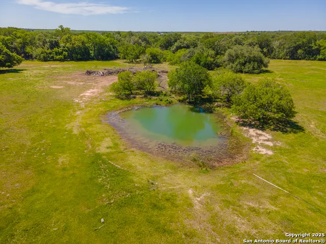 3575 baker Kingsbury, TX 78638