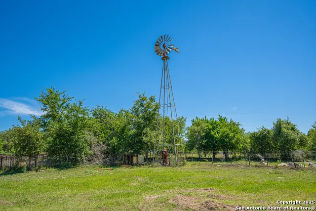 3575 baker Kingsbury, TX 78638