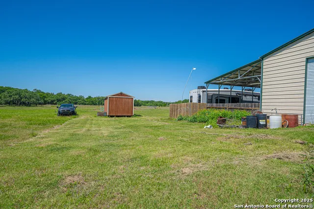 3575 baker Kingsbury, TX 78638