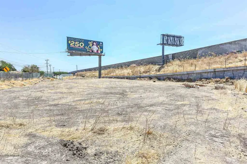 5133 S St Rt 99 W Frontage Rd Stockton, CA 95212