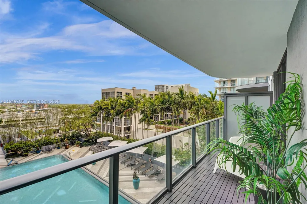 121 NE 34th St #910 Miami, FL 33137