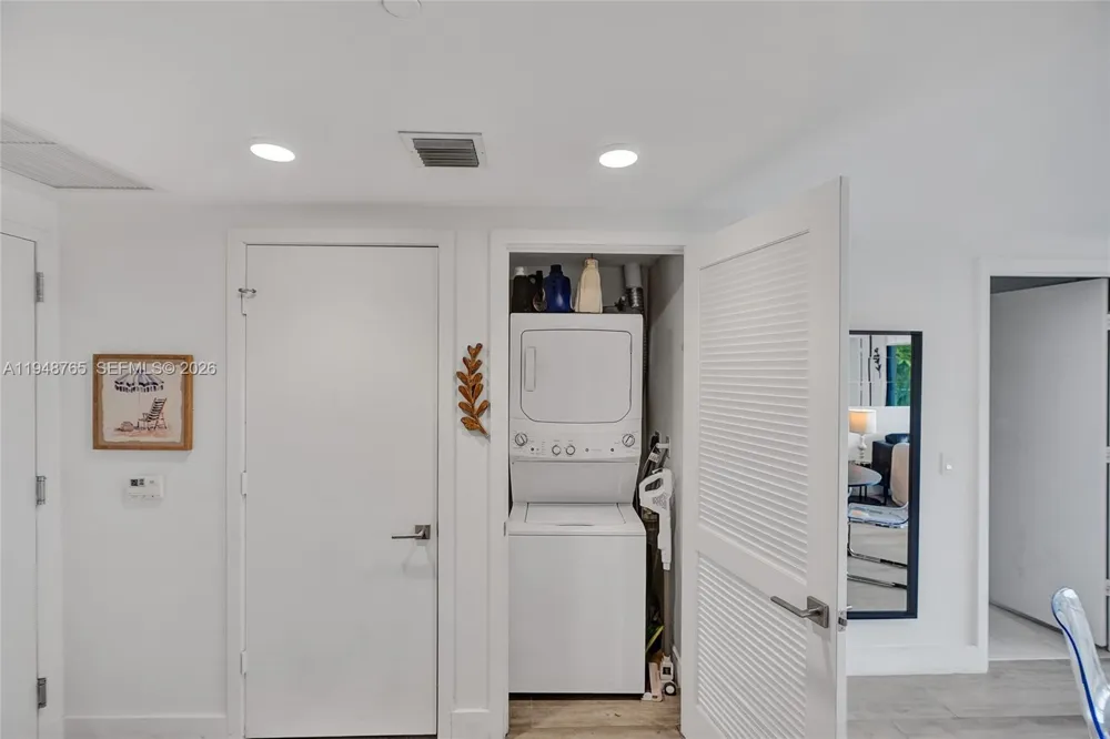 121 NE 34th St #910 Miami, FL 33137