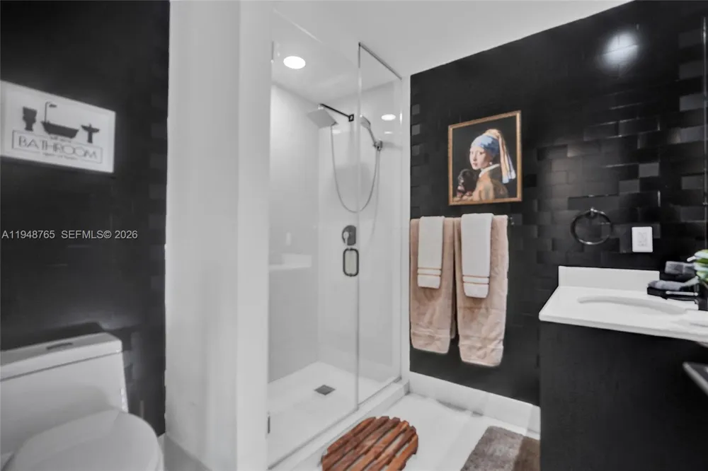 121 NE 34th St #910 Miami, FL 33137