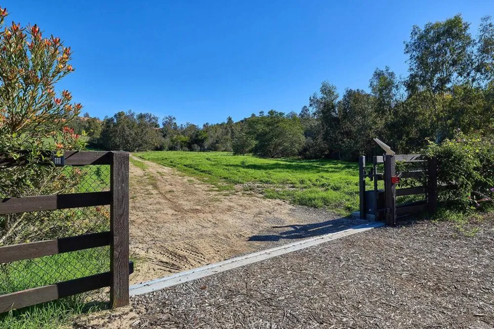 16331 Rambla De Las Flores Rancho Santa Fe, CA 92067