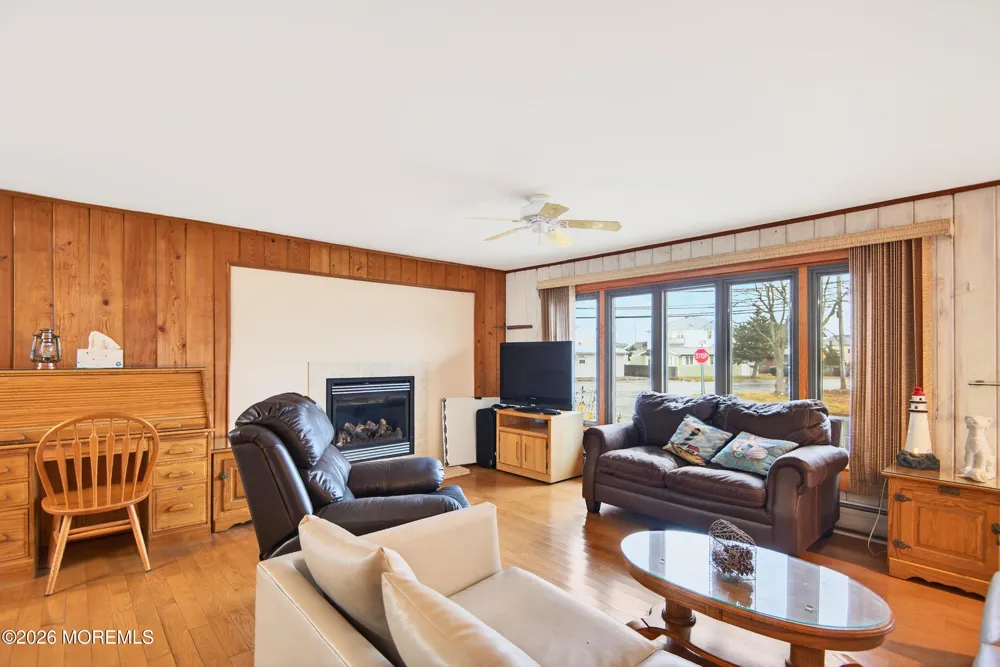 4 Rona Lane Beach Haven West, NJ 08050