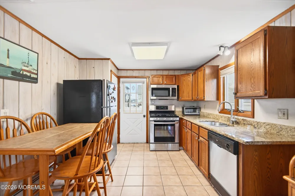4 Rona Lane Beach Haven West, NJ 08050