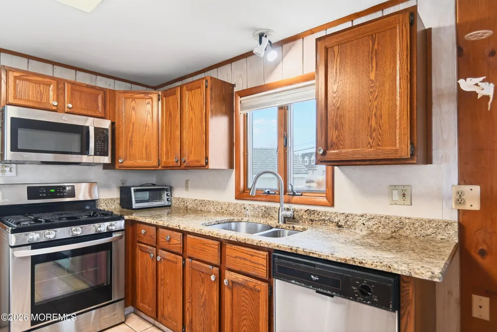 4 Rona Lane Beach Haven West, NJ 08050