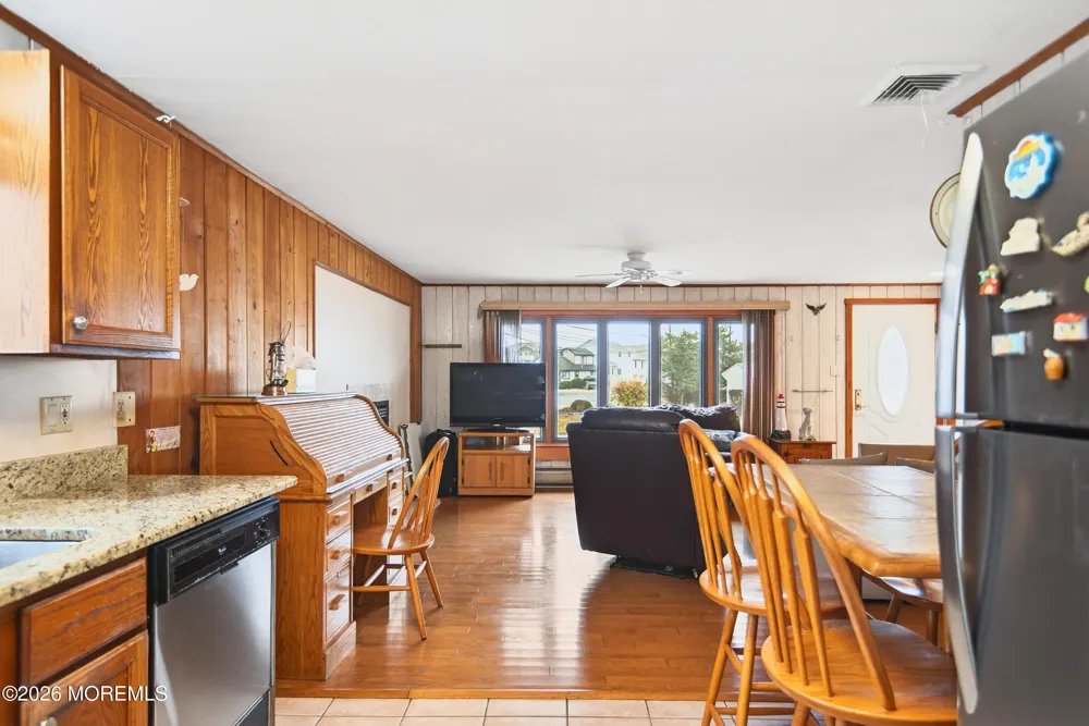 4 Rona Lane Beach Haven West, NJ 08050