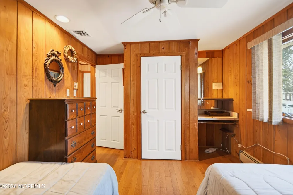 4 Rona Lane Beach Haven West, NJ 08050