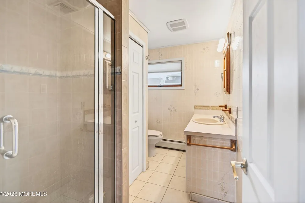 4 Rona Lane Beach Haven West, NJ 08050