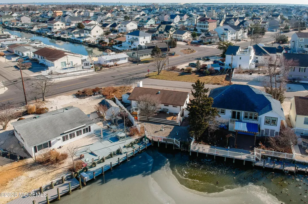 4 Rona Lane Beach Haven West, NJ 08050