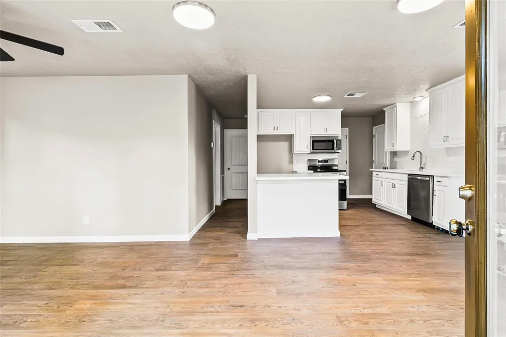 217 Brown Ave Onalaska, TX 77360