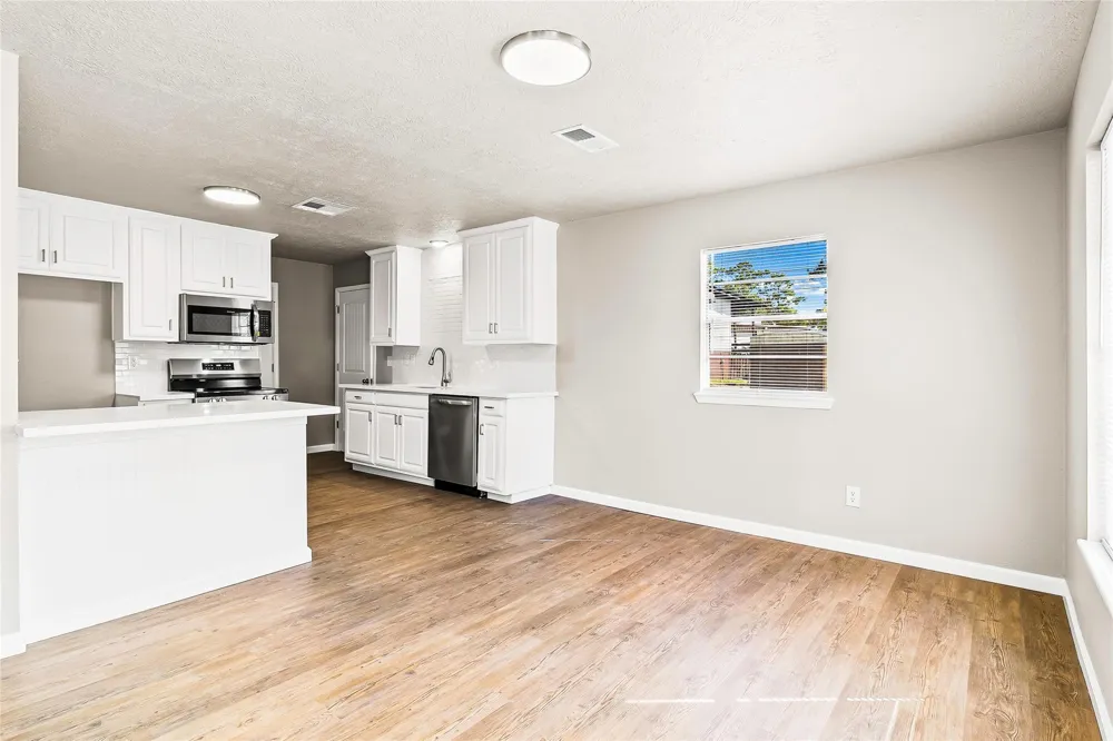 217 Brown Ave Onalaska, TX 77360