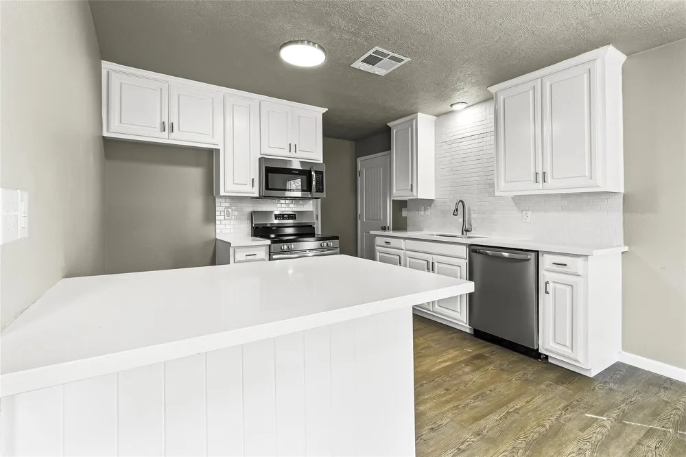 217 Brown Ave Onalaska, TX 77360
