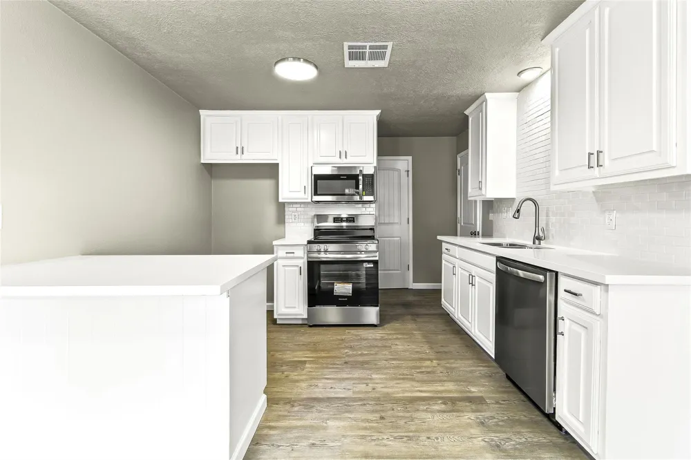 217 Brown Ave Onalaska, TX 77360