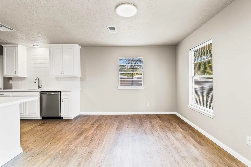 217 Brown Ave Onalaska, TX 77360