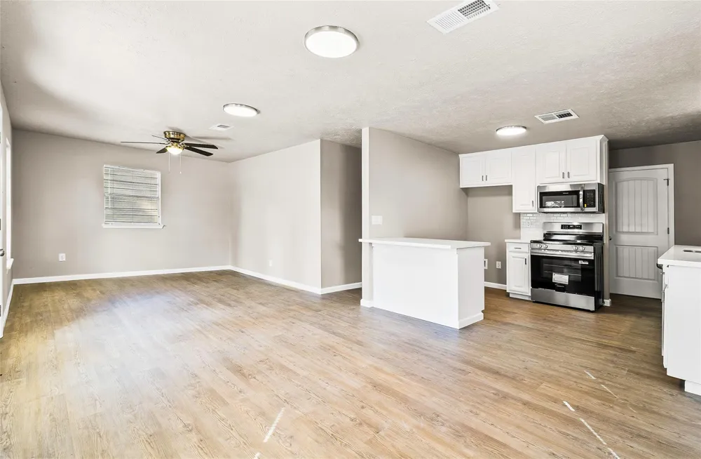 217 Brown Ave Onalaska, TX 77360