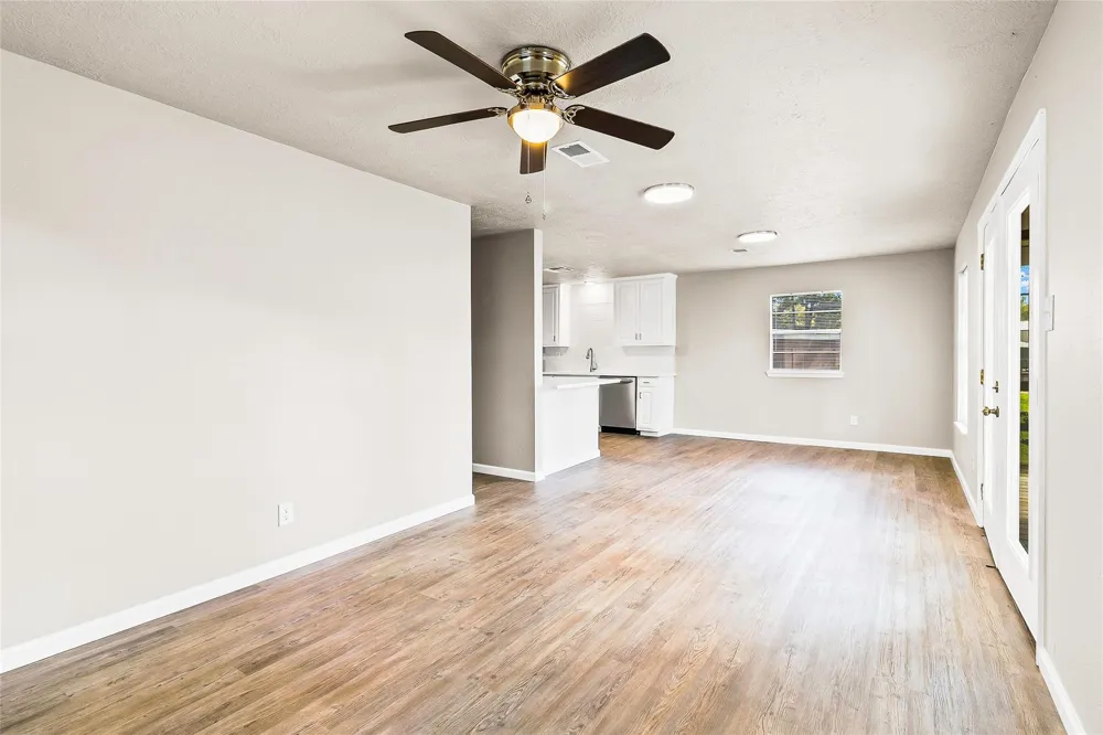 217 Brown Ave Onalaska, TX 77360