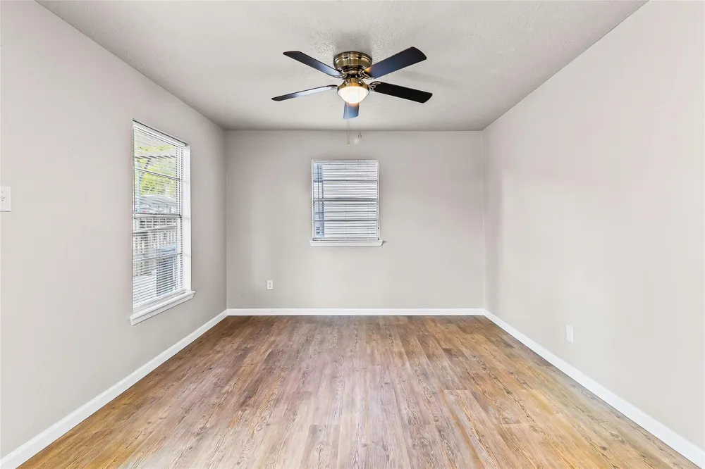 217 Brown Ave Onalaska, TX 77360
