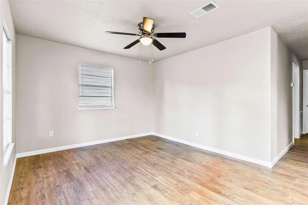 217 Brown Ave Onalaska, TX 77360