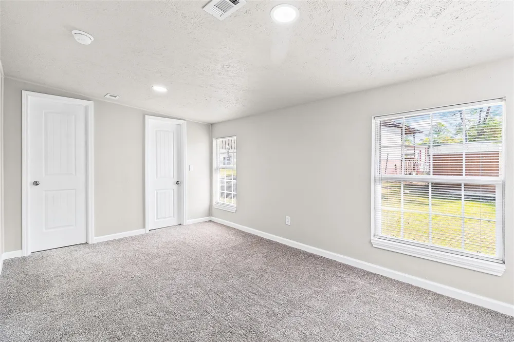 217 Brown Ave Onalaska, TX 77360