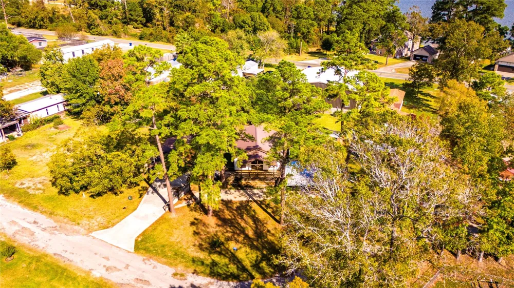 217 Brown Ave Onalaska, TX 77360