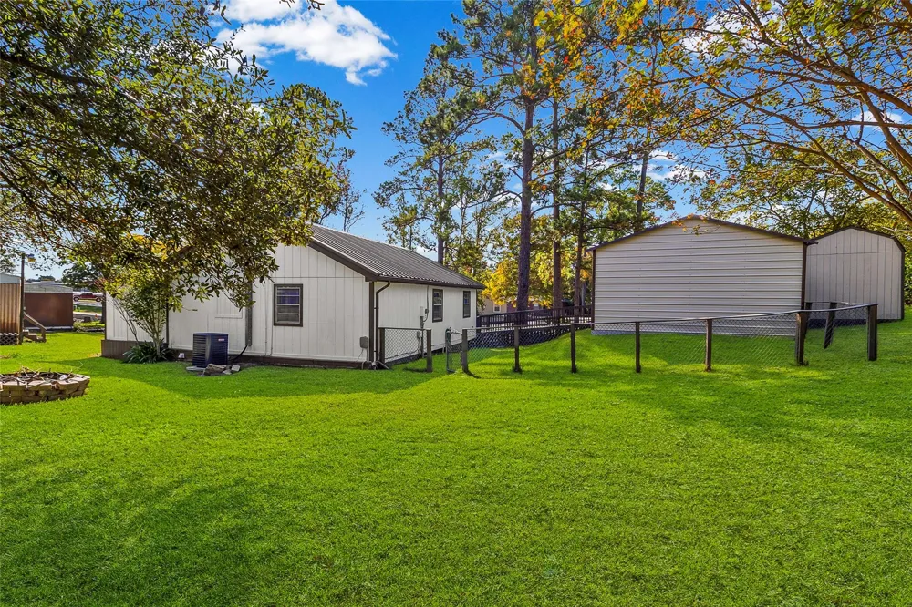 217 Brown Ave Onalaska, TX 77360